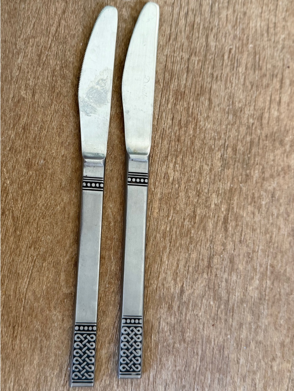 Danika Japan Celtic Knot set of two butter knives